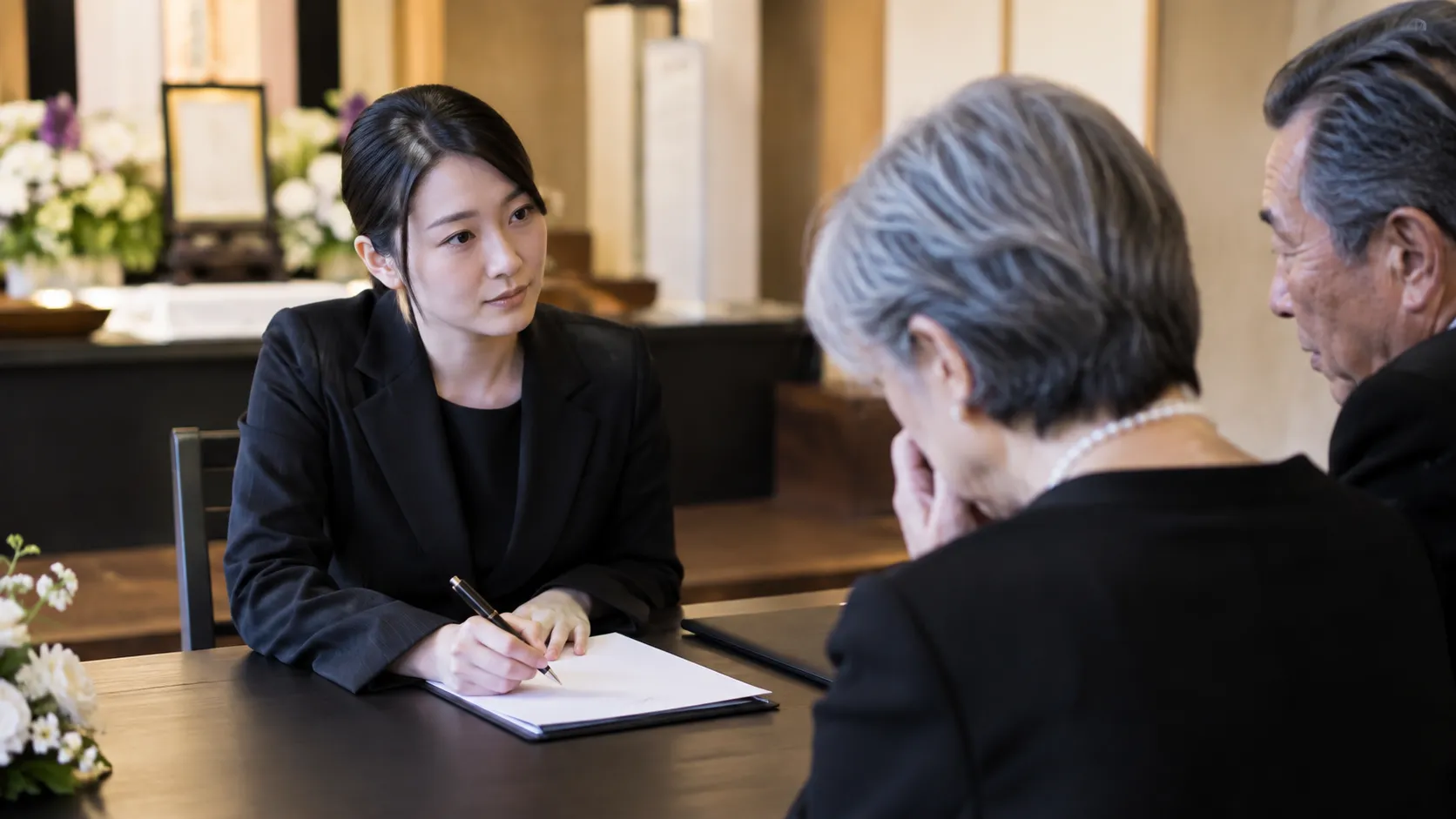 家族葬 参列 どこまで
